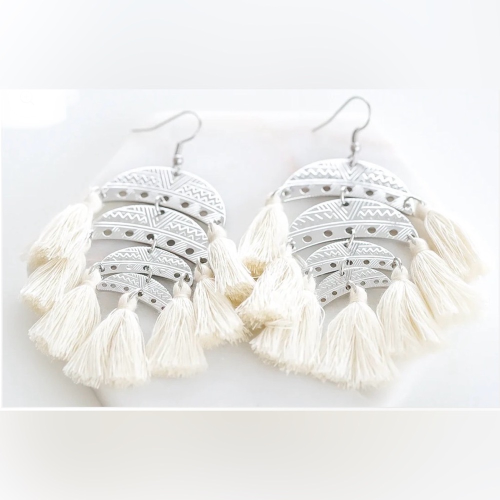 Kinsley Armelle NWT Ximena Collection - Silver Tawny Earrings w/Dust Bag